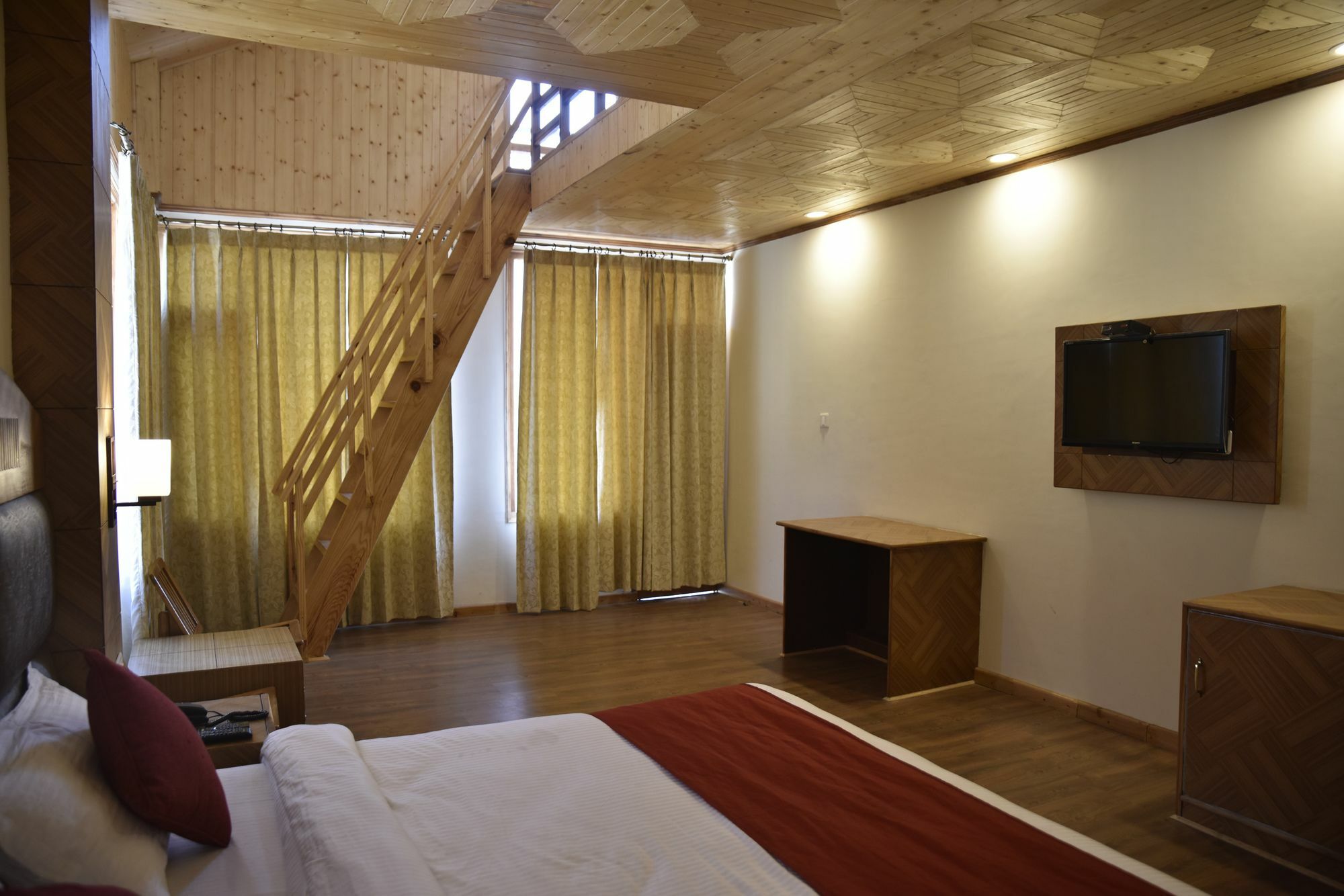 Oyo 10255 Hotel Red Apple Маналі Екстер'єр фото